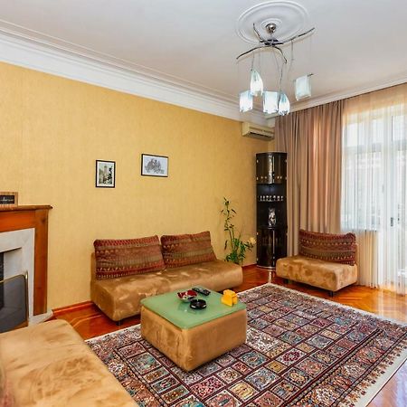 Azneft Square Flame Towers View Apartment Баку Екстер'єр фото